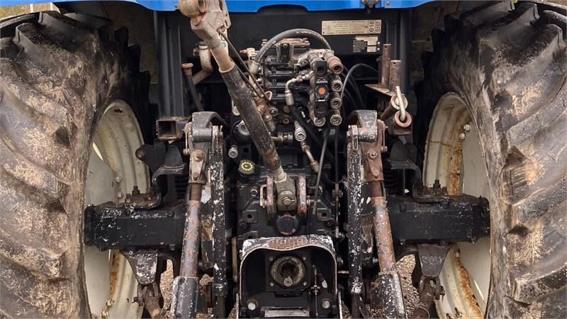 New Holland TS 115 A - 장궤형 트랙터 : 사진 5 New Holland TS 115 A - 장궤형 트랙터 : 사진 5