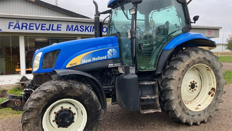 New Holland TS 115 A - 장궤형 트랙터 : 사진 1 New Holland TS 115 A - 장궤형 트랙터 : 사진 1