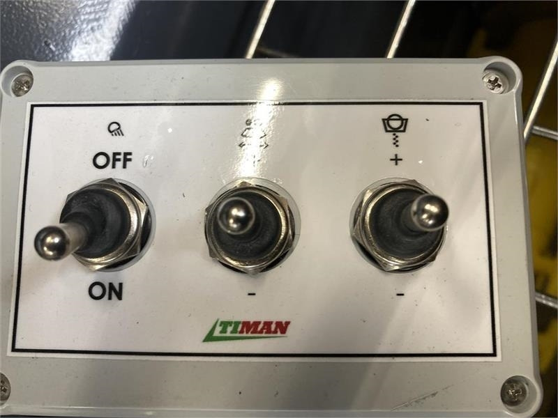 Timan CS-200 Combi spreder til traktor 300 liter - 모래/ 소금 살포기 지자체/ 특수 차량 용 : 사진 5 Timan CS-200 Combi spreder til traktor 300 liter - 모래/ 소금 살포기 지자체/ 특수 차량 용 : 사진 5