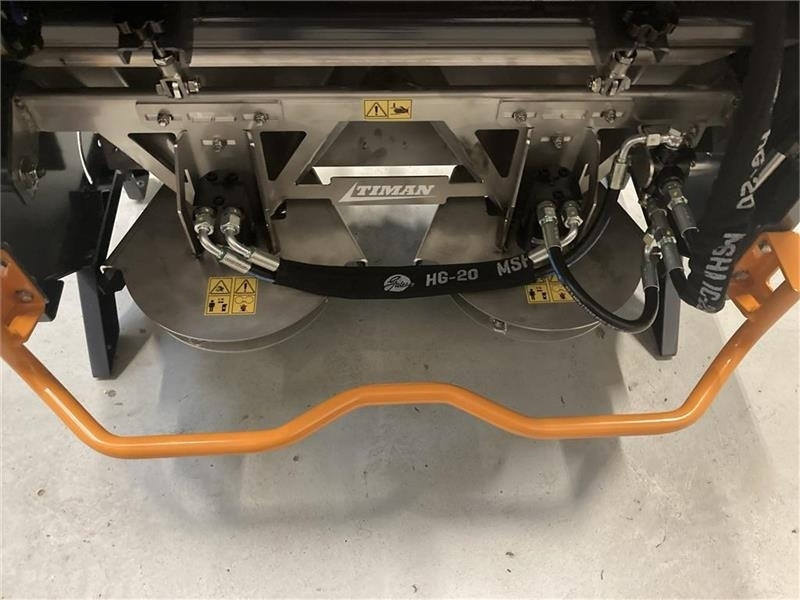 Timan CS-200 Combispreder 300 liter til traktor - 모래/ 소금 살포기 지자체/ 특수 차량 용 : 사진 4 Timan CS-200 Combispreder 300 liter til traktor - 모래/ 소금 살포기 지자체/ 특수 차량 용 : 사진 4