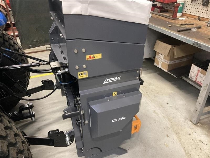 Timan CS-200 Combispreder 300 liter til traktor - 모래/ 소금 살포기 지자체/ 특수 차량 용 : 사진 2 Timan CS-200 Combispreder 300 liter til traktor - 모래/ 소금 살포기 지자체/ 특수 차량 용 : 사진 2
