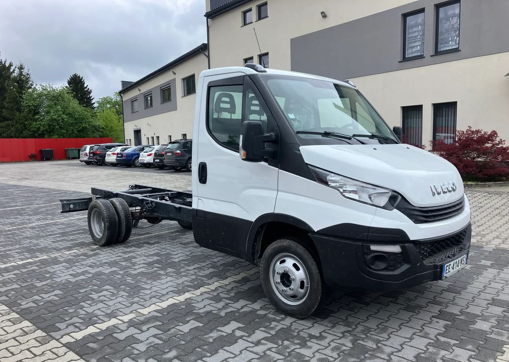 Iveco DAILY 35C13 ramo do zabudowy kiper wywrotka - 캡 새시 트럭 : 사진 2 Iveco DAILY 35C13 ramo do zabudowy kiper wywrotka - 캡 새시 트럭 : 사진 2