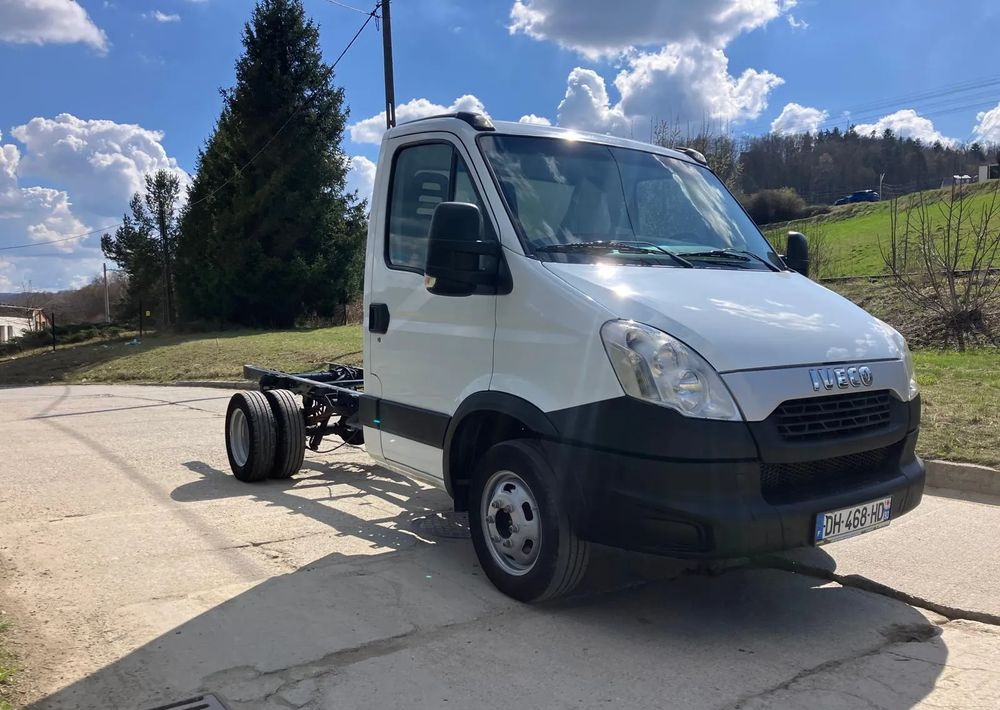 Iveco DAILY 35C13 ramo do zabudowy kiper wywrotka - 캡 새시 트럭 : 사진 1 Iveco DAILY 35C13 ramo do zabudowy kiper wywrotka - 캡 새시 트럭 : 사진 1