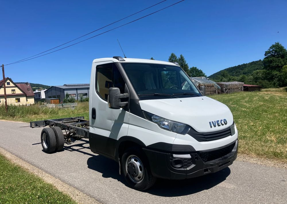 Iveco DAILY 35C13 ramo do zabudowy kiper wywrotka - 캡 새시 트럭 : 사진 2 Iveco DAILY 35C13 ramo do zabudowy kiper wywrotka - 캡 새시 트럭 : 사진 2