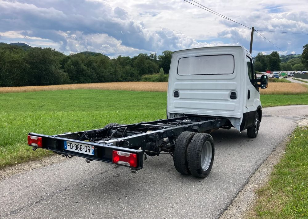 Iveco DAILY 35C14 ramo do zabudowy kiper wywrotka - 캡 새시 트럭 : 사진 3 Iveco DAILY 35C14 ramo do zabudowy kiper wywrotka - 캡 새시 트럭 : 사진 3