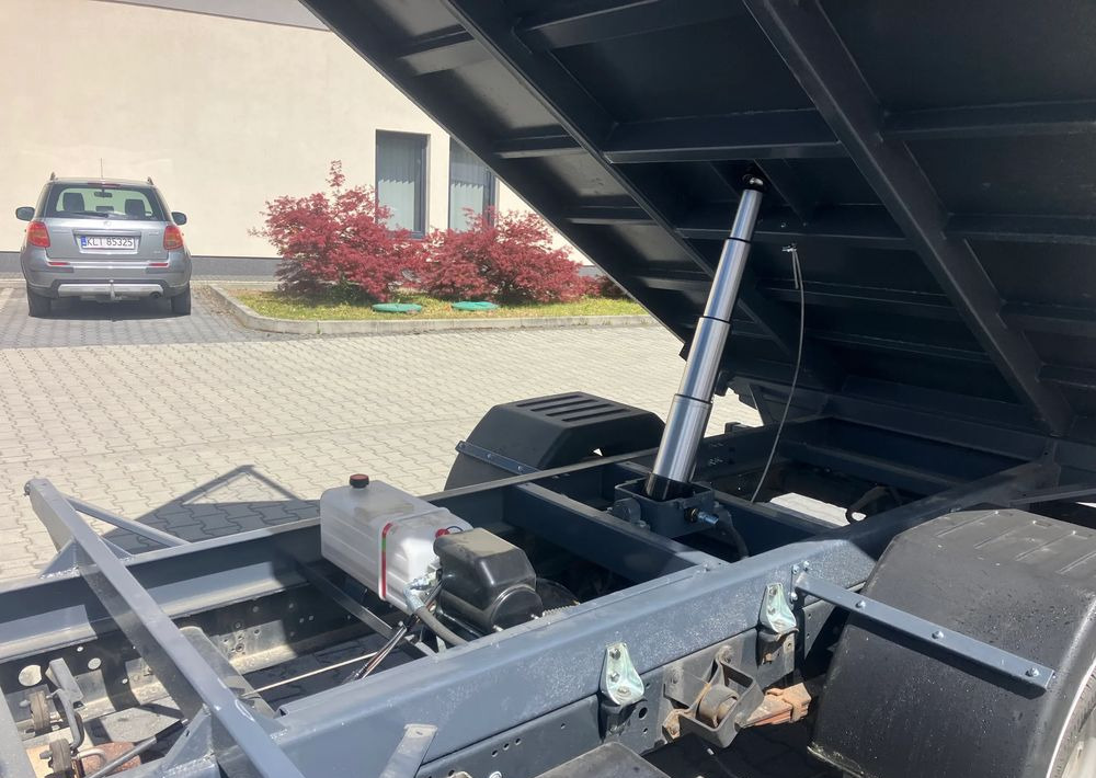 Iveco Iveco daily 35C13 wywrotka solidny kiper - 덤프 밴 : 사진 2 Iveco Iveco daily 35C13 wywrotka solidny kiper - 덤프 밴 : 사진 2