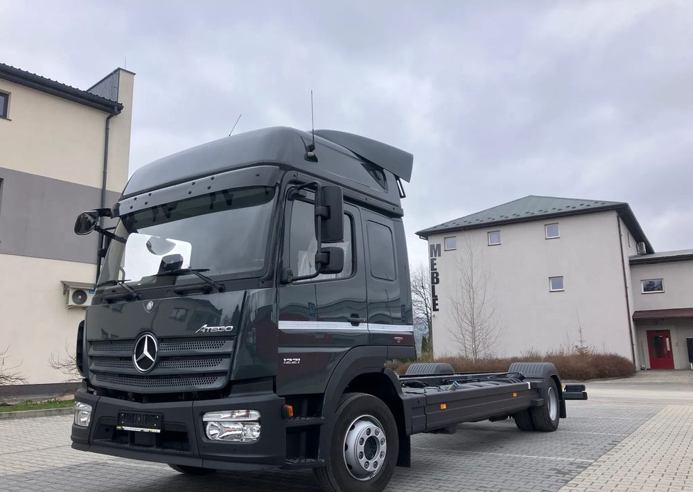 Mercedes-Benz Mercedes Atego 1221 sypialka euro6 Rama do zabudowy - 캡 새시 트럭 : 사진 1 Mercedes-Benz Mercedes Atego 1221 sypialka euro6 Rama do zabudowy - 캡 새시 트럭 : 사진 1