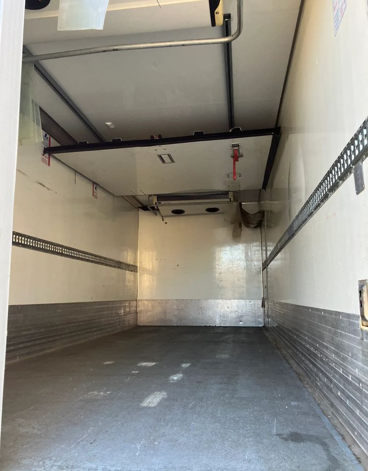 Renault Renault Midlum 220chłodnia izoterma - 냉동탑차 : 사진 5 Renault Renault Midlum 220chłodnia izoterma - 냉동탑차 : 사진 5