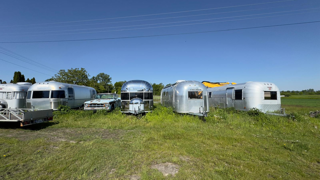 1992 Airstream Classic 1992 Airstream Classic – Fully Rebuilt Vintage Travel Trailer - 자판기 트레일러 : 사진 2 1992 Airstream Classic 1992 Airstream Classic – Fully Rebuilt Vintage Travel Trailer - 자판기 트레일러 : 사진 2