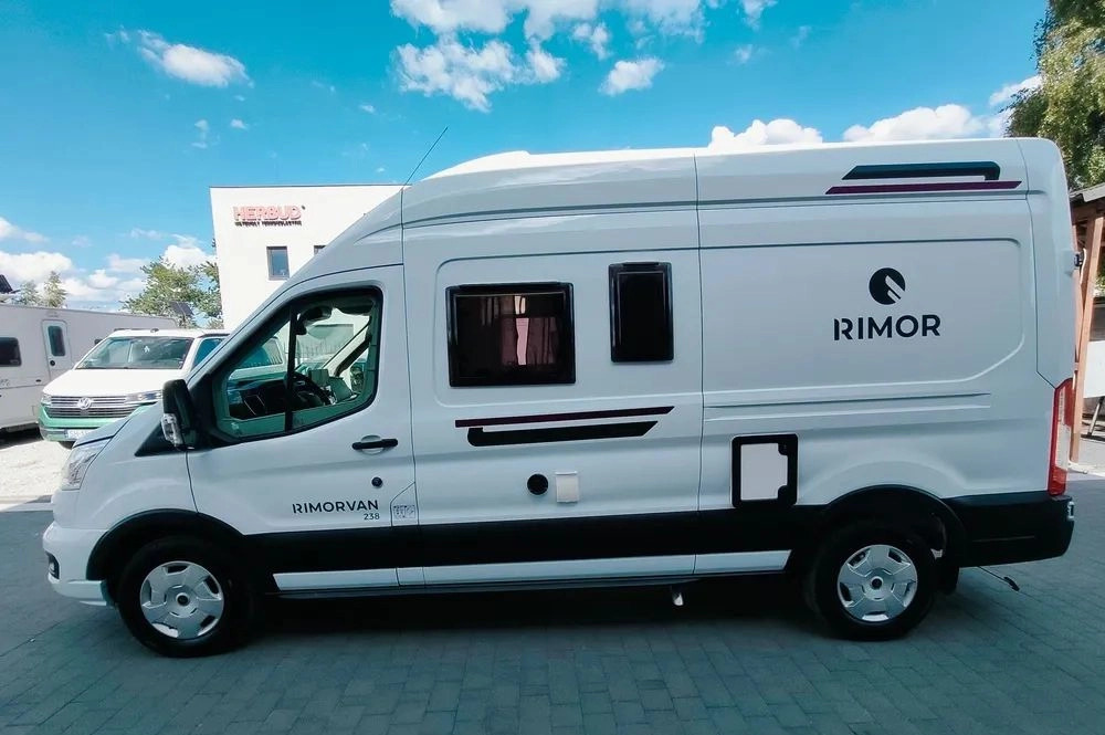 FORD Rimor NEW Ford Van 238 Truma Diesel Roller Shutters Remis AUTOMAT - 캠핑카 : 사진 3 FORD Rimor NEW Ford Van 238 Truma Diesel Roller Shutters Remis AUTOMAT - 캠핑카 : 사진 3