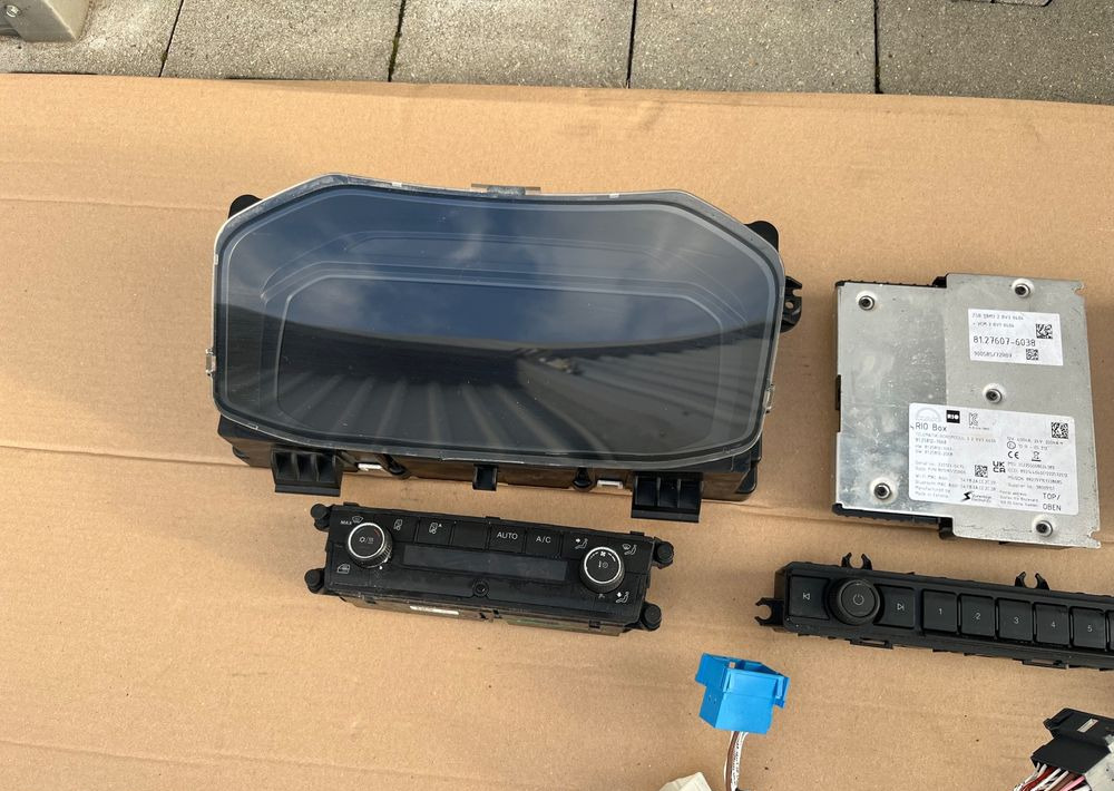 Elektronika kabiny MAN TG3 TGX TGS nowy model sterowniki licznik wiązka - 운전실 및 내부 트럭 용 : 사진 3 Elektronika kabiny MAN TG3 TGX TGS nowy model sterowniki licznik wiązka - 운전실 및 내부 트럭 용 : 사진 3