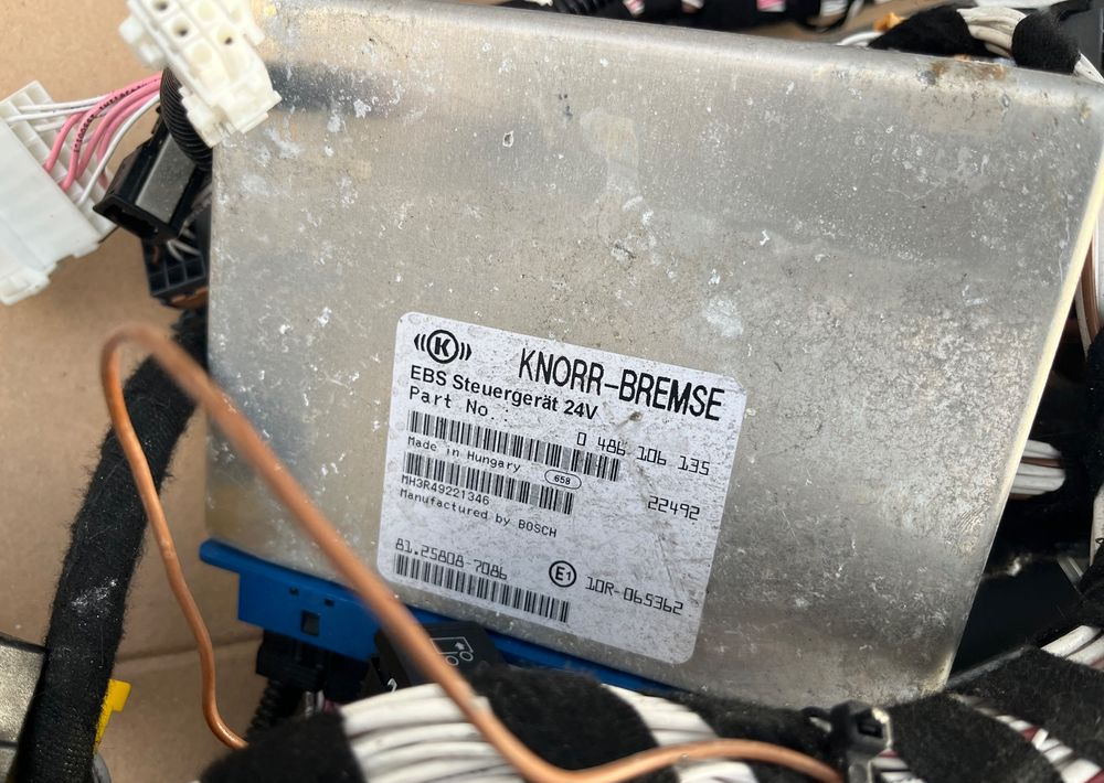 Elektronika kabiny MAN TG3 TGX TGS nowy model sterowniki licznik wiązka - 운전실 및 내부 트럭 용 : 사진 5 Elektronika kabiny MAN TG3 TGX TGS nowy model sterowniki licznik wiązka - 운전실 및 내부 트럭 용 : 사진 5