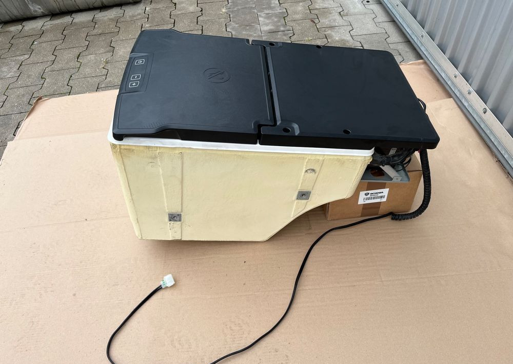 Lodówka MAN TGX euro 6 lift chłodziarka - 운전실 및 내부 트럭 용 : 사진 3 Lodówka MAN TGX euro 6 lift chłodziarka - 운전실 및 내부 트럭 용 : 사진 3