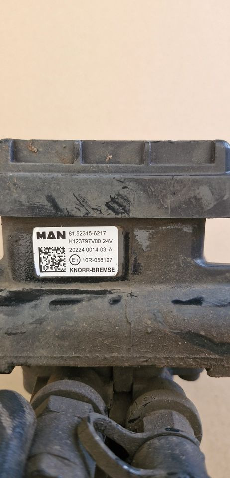 MAN TG3 TGX MODULATOR ZAWÓR EPB 81.52315-6217 - 브레이크 부품 : 사진 3 MAN TG3 TGX MODULATOR ZAWÓR EPB 81.52315-6217 - 브레이크 부품 : 사진 3