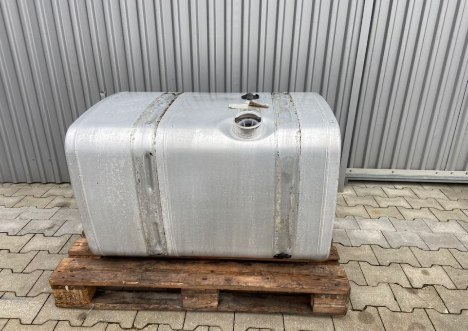 Zbiornik paliwa MAN TGX TGS 375 litrów bak - 연료 탱크 트럭 용 : 사진 1 Zbiornik paliwa MAN TGX TGS 375 litrów bak - 연료 탱크 트럭 용 : 사진 1