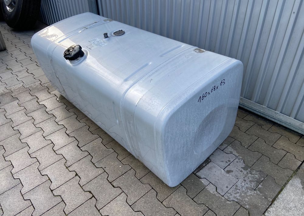 Zbiornik paliwa MAN TGX TGS 600 litrów bak - 연료 탱크 트럭 용 : 사진 2 Zbiornik paliwa MAN TGX TGS 600 litrów bak - 연료 탱크 트럭 용 : 사진 2
