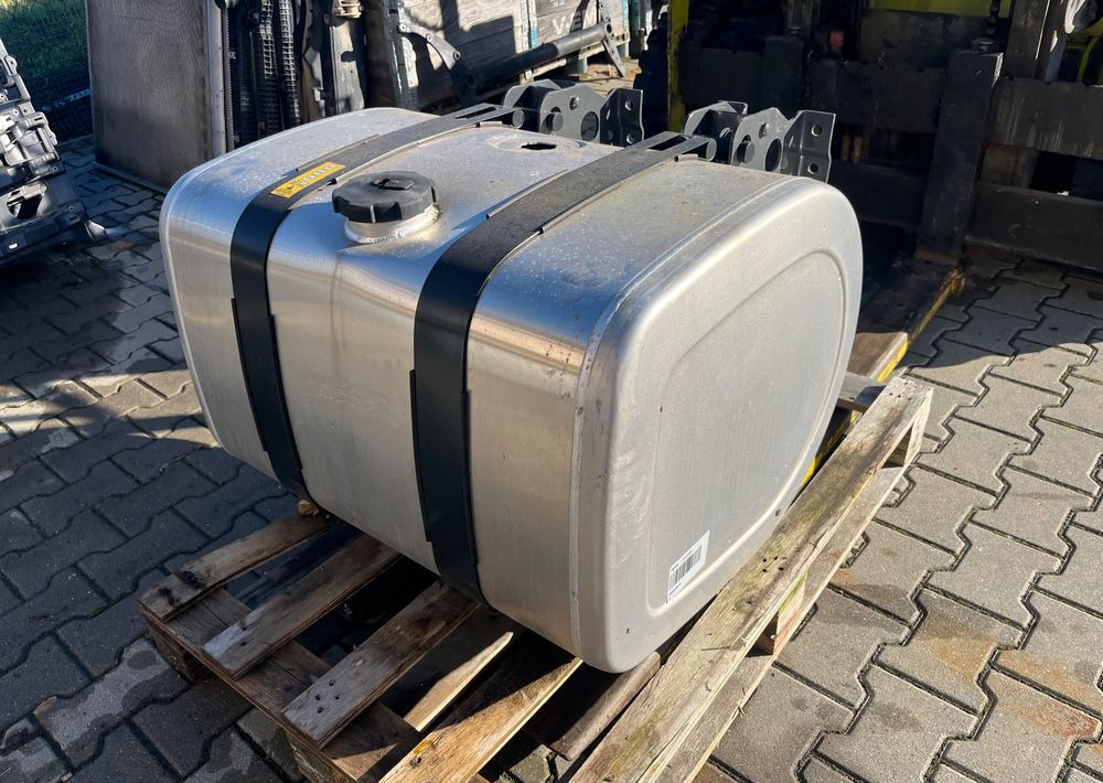 Zbiornik paliwa Volvo FH FM Renault 255 L low deck megi bak - 연료 시스템 트럭 용 : 사진 1 Zbiornik paliwa Volvo FH FM Renault 255 L low deck megi bak - 연료 시스템 트럭 용 : 사진 1