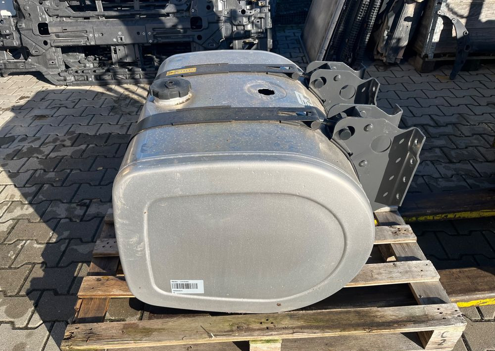 Zbiornik paliwa Volvo FH FM Renault 255 L low deck megi bak - 연료 시스템 트럭 용 : 사진 2 Zbiornik paliwa Volvo FH FM Renault 255 L low deck megi bak - 연료 시스템 트럭 용 : 사진 2