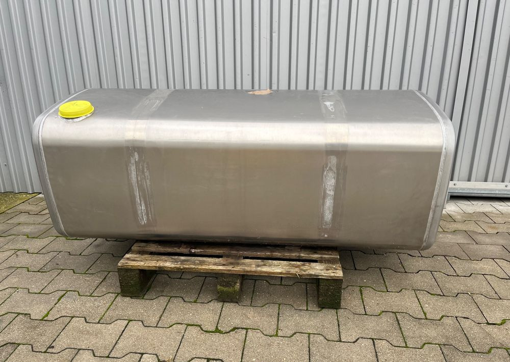 Zbiornik paliwa Volvo FH FM Renault 445 litrów bak low deck - 연료 시스템 트럭 용 : 사진 1 Zbiornik paliwa Volvo FH FM Renault 445 litrów bak low deck - 연료 시스템 트럭 용 : 사진 1