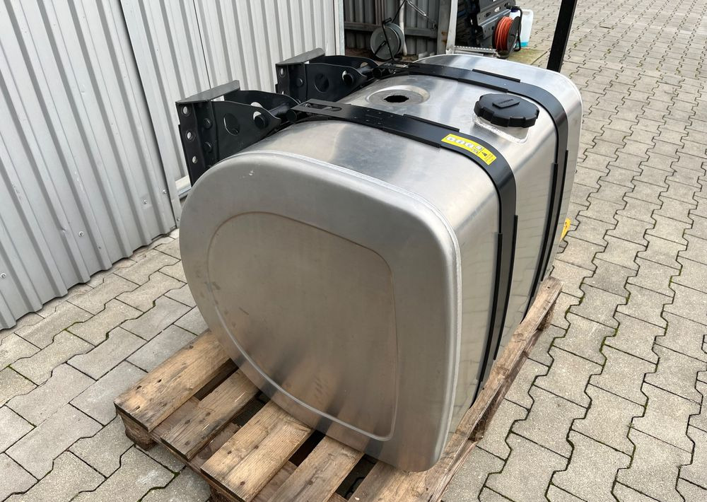 Zbiornik paliwa Volvo FH Renault 330 litrów bak jak nowy - 연료 시스템 트럭 용 : 사진 3 Zbiornik paliwa Volvo FH Renault 330 litrów bak jak nowy - 연료 시스템 트럭 용 : 사진 3