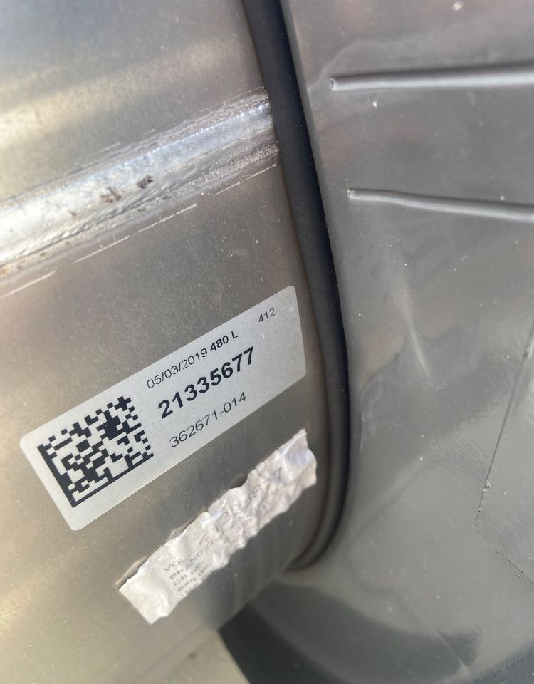 Zbiornik paliwa Volvo FH Renault 480 litrów bak jak nowy - 연료 탱크 트럭 용 : 사진 4 Zbiornik paliwa Volvo FH Renault 480 litrów bak jak nowy - 연료 탱크 트럭 용 : 사진 4