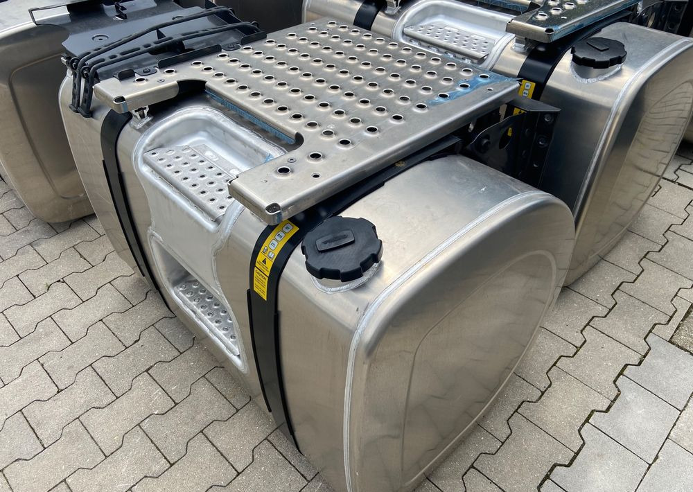 Zbiornik paliwa Volvo FH Renault 480 litrów bak jak nowy - 연료 탱크 트럭 용 : 사진 3 Zbiornik paliwa Volvo FH Renault 480 litrów bak jak nowy - 연료 탱크 트럭 용 : 사진 3