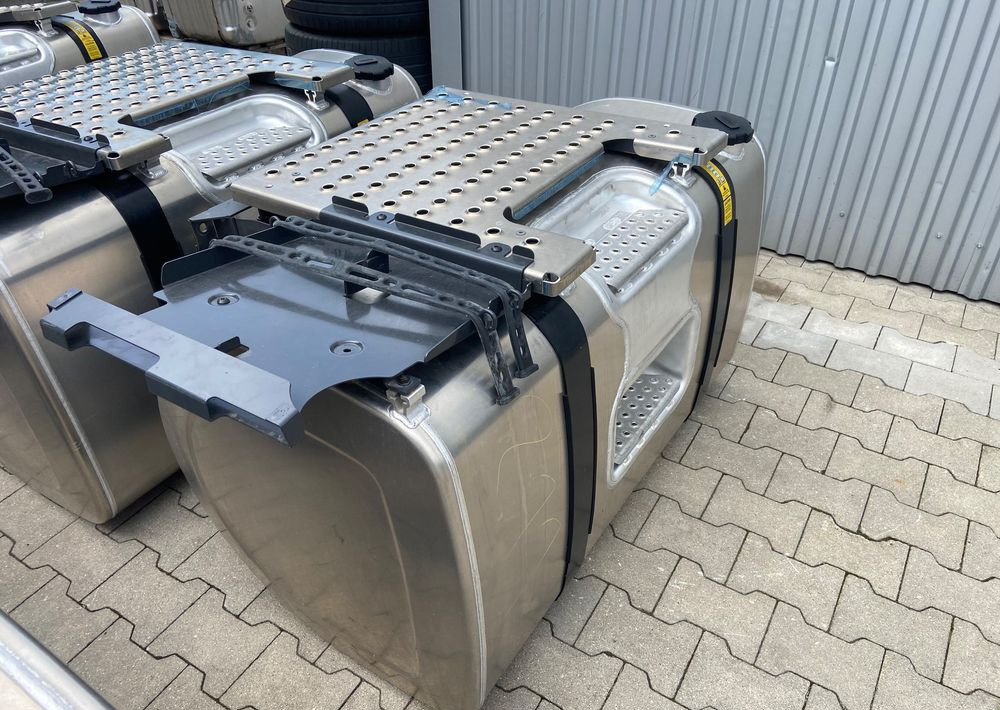 Zbiornik paliwa Volvo FH Renault 480 litrów bak jak nowy - 연료 탱크 트럭 용 : 사진 2 Zbiornik paliwa Volvo FH Renault 480 litrów bak jak nowy - 연료 탱크 트럭 용 : 사진 2