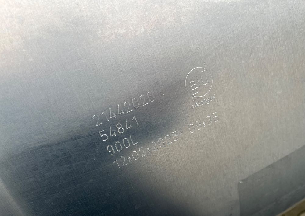 Zbiornik paliwa Volvo FH Renault 900 litrów bak jak nowy - 연료 시스템 트럭 용 : 사진 4 Zbiornik paliwa Volvo FH Renault 900 litrów bak jak nowy - 연료 시스템 트럭 용 : 사진 4