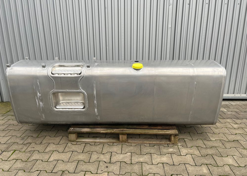 Zbiornik paliwa Volvo FH Renault 900 litrów bak jak nowy - 연료 시스템 트럭 용 : 사진 1 Zbiornik paliwa Volvo FH Renault 900 litrów bak jak nowy - 연료 시스템 트럭 용 : 사진 1