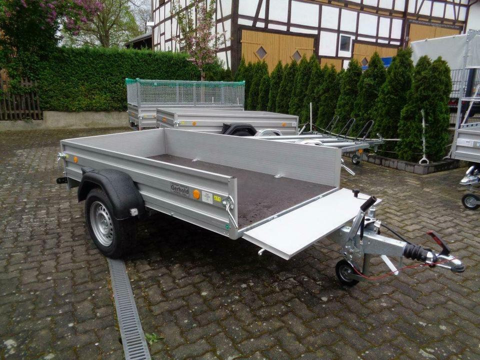 Böckmann PKW-Anhänger, 1,35 to. Einachs, Stirnwandklappe100 km/h - 자동차 트레일러 : 사진 1 Böckmann PKW-Anhänger, 1,35 to. Einachs, Stirnwandklappe100 km/h - 자동차 트레일러 : 사진 1