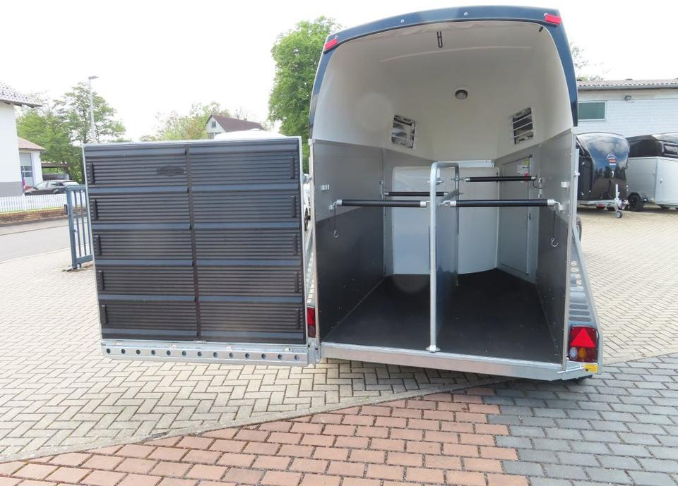 Böckmann Pferdeanhänger Champion Esprit ISY Sattelkammer 100km/h - 말 트레일러 : 사진 5 Böckmann Pferdeanhänger Champion Esprit ISY Sattelkammer 100km/h - 말 트레일러 : 사진 5