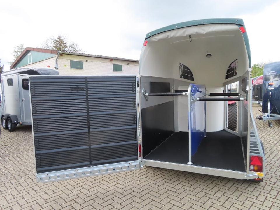 Böckmann Pferdeanhänger Champion R Flügeltür Saka. 100km/h - 말 트레일러 : 사진 1 Böckmann Pferdeanhänger Champion R Flügeltür Saka. 100km/h - 말 트레일러 : 사진 1