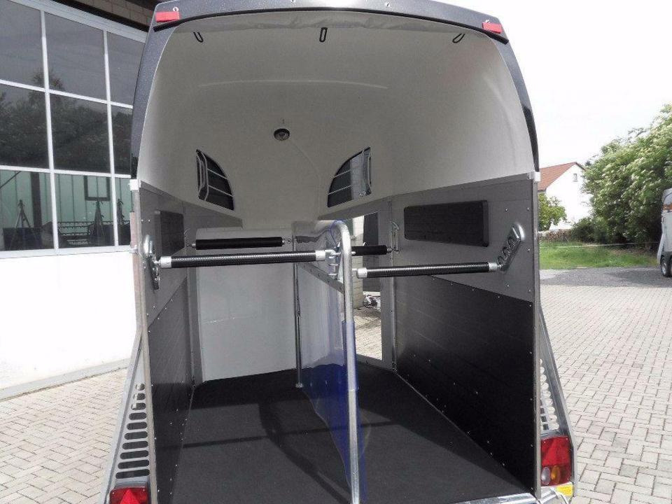 말 트레일러 Böckmann Pferdeanhänger Champion R, Flügeltürkombi : 사진 8 말 트레일러 Böckmann Pferdeanhänger Champion R, Flügeltürkombi : 사진 8