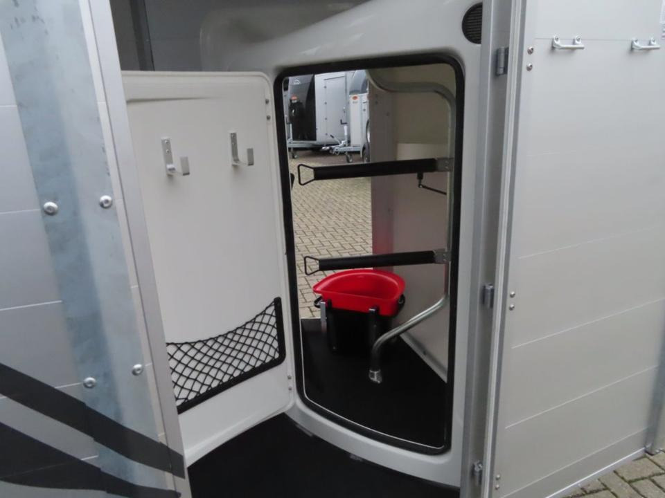 말 트레일러 Böckmann, Pferdeanhänger,Portax SKA, WCF, Flügeltür, 100 km/h : 사진 11 말 트레일러 Böckmann, Pferdeanhänger,Portax SKA, WCF, Flügeltür, 100 km/h : 사진 11