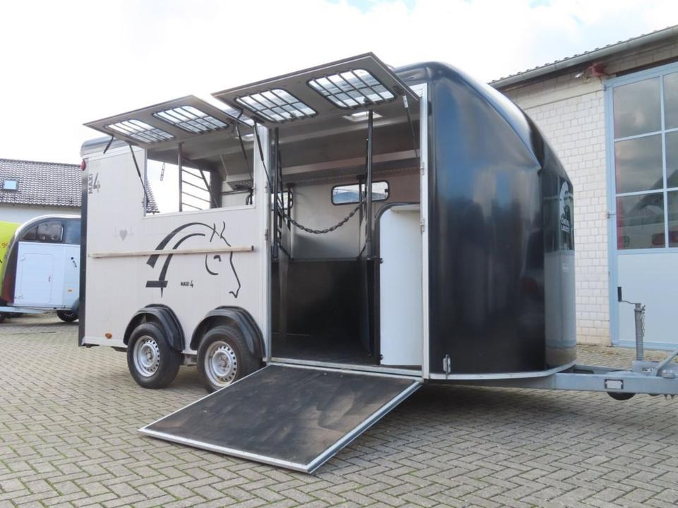 Cheval, Pferdeanhänger, Maxi 4,Schrägsteher, Tür/Rampe, 100 km/h - 말 트레일러 : 사진 1 Cheval, Pferdeanhänger, Maxi 4,Schrägsteher, Tür/Rampe, 100 km/h - 말 트레일러 : 사진 1