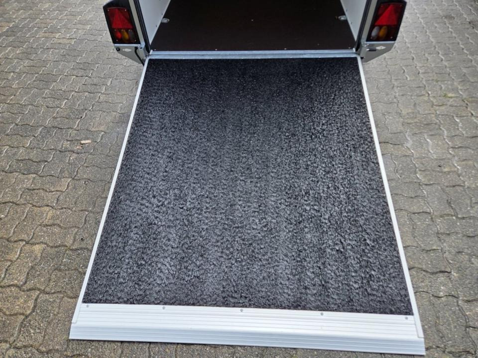 Kofferanhänger PKW-Anhänger Böckmann KT 3015/27 MF Rampe/Tür 2,7t - 밀폐형 박스 트레일러 : 사진 4 Kofferanhänger PKW-Anhänger Böckmann KT 3015/27 MF Rampe/Tür 2,7t - 밀폐형 박스 트레일러 : 사진 4