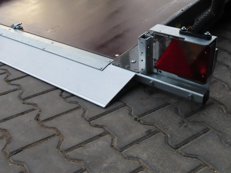 자동차 트레일러 PKW Anhänger, Unsinn, Absenkanhänger UA 3118-18-13, 100 km/h : 사진 8 자동차 트레일러 PKW Anhänger, Unsinn, Absenkanhänger UA 3118-18-13, 100 km/h : 사진 8