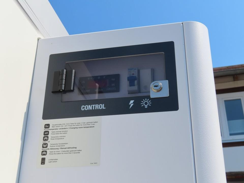 PKW Kühlanhänger, Böckmann, Kühlkoffer,2,7 to. - 냉동 트레일러 : 사진 3 PKW Kühlanhänger, Böckmann, Kühlkoffer,2,7 to. - 냉동 트레일러 : 사진 3