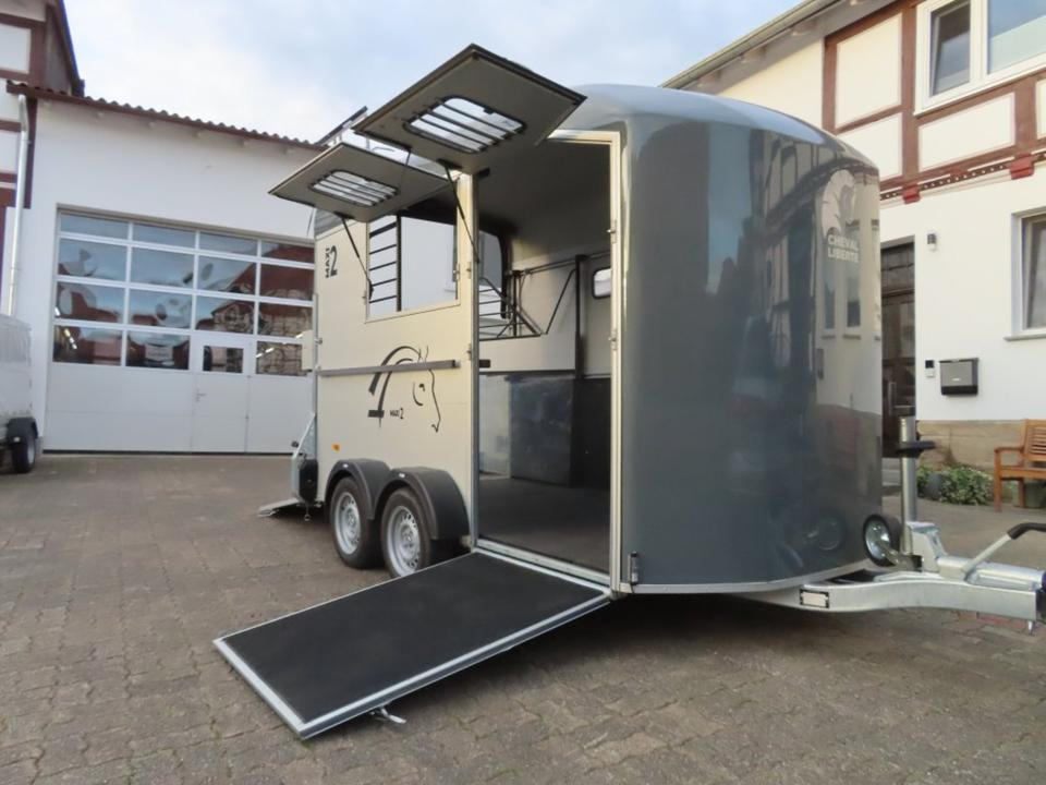 Pferdeanhänger Cheval Liberte MAXI 2 Sattelraum 100 km/h Kamera - 말 트레일러 : 사진 4 Pferdeanhänger Cheval Liberte MAXI 2 Sattelraum 100 km/h Kamera - 말 트레일러 : 사진 4