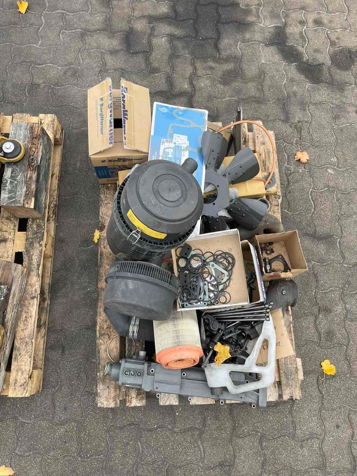 DEUTZ BF4M2012 Serial: 21039937 Fully renovated engine!!! - 엔진 건설기계 용 : 사진 4 DEUTZ BF4M2012 Serial: 21039937 Fully renovated engine!!! - 엔진 건설기계 용 : 사진 4