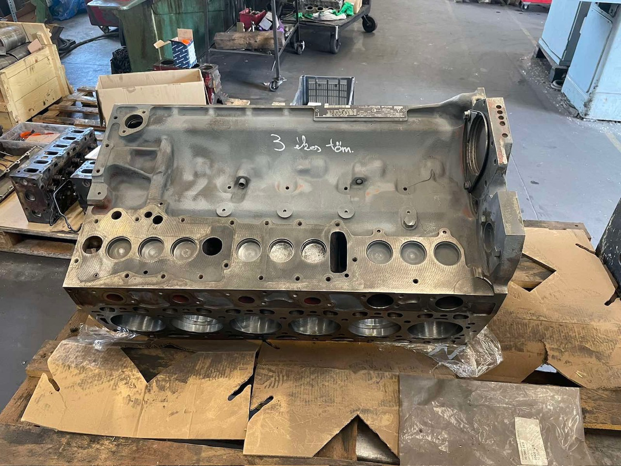 Deutz TCD 2012 L06 2V remanufactured short engine - 엔진 산업용 장비 용 : 사진 1 Deutz TCD 2012 L06 2V remanufactured short engine - 엔진 산업용 장비 용 : 사진 1