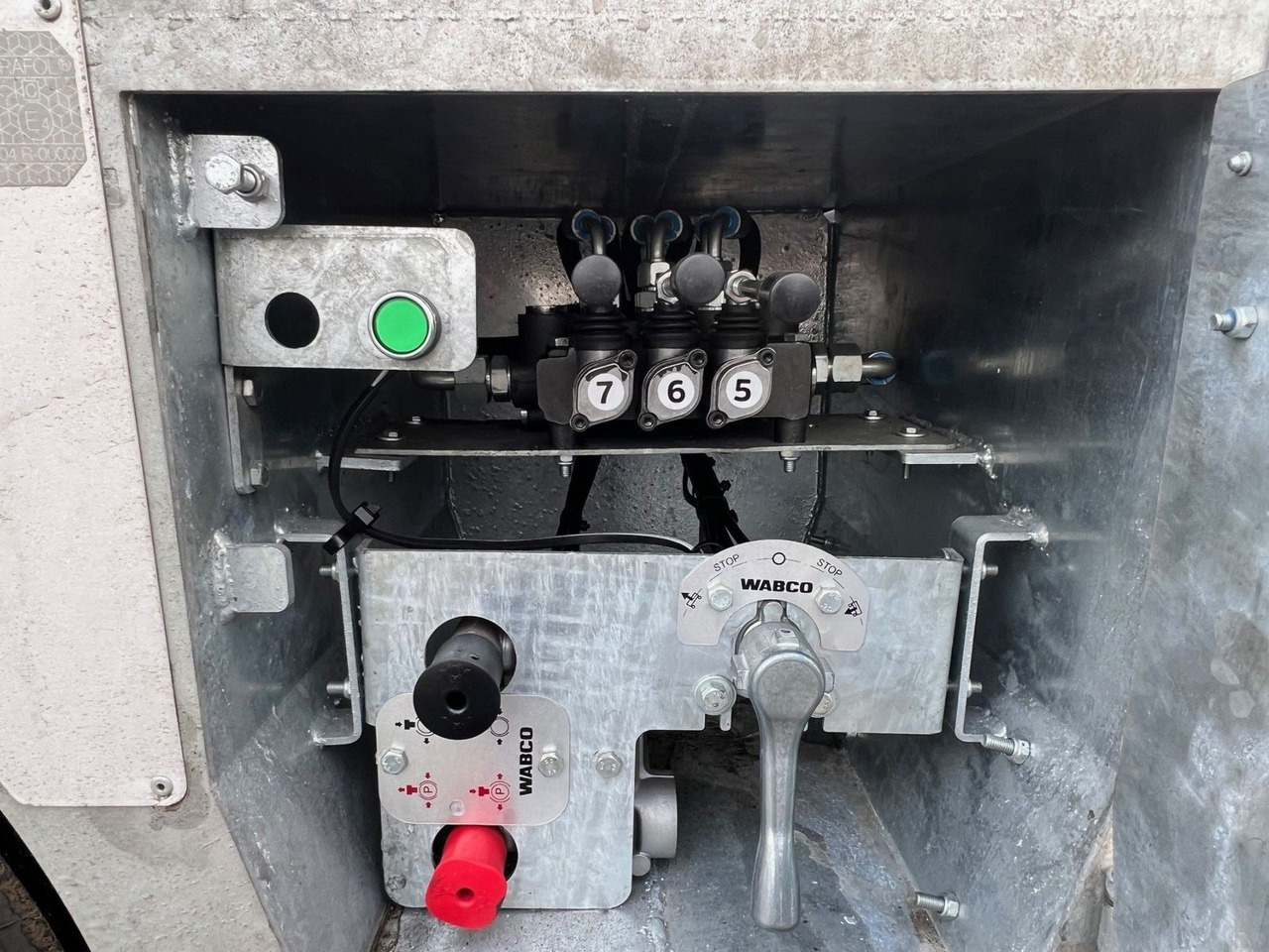 자동 운반 장치 세미 트레일러 KALEPAR KLP228V6 6er-Autotransporter VDI2700 : 사진 9 자동 운반 장치 세미 트레일러 KALEPAR KLP228V6 6er-Autotransporter VDI2700 : 사진 9