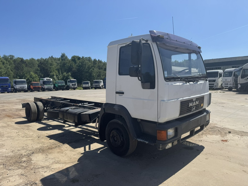 MAN 12.224 (MANUAL GEARBOX / EURO 2 / BELGIAN TRUCK IN GOOD CONDITION !!!) - 캡 새시 트럭 : 사진 4 MAN 12.224 (MANUAL GEARBOX / EURO 2 / BELGIAN TRUCK IN GOOD CONDITION !!!) - 캡 새시 트럭 : 사진 4