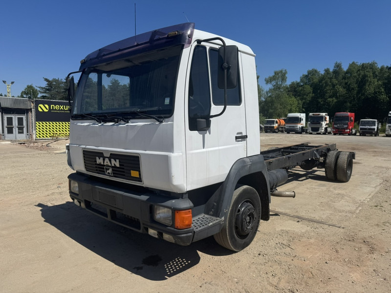 MAN 12.224 (MANUAL GEARBOX / EURO 2 / BELGIAN TRUCK IN GOOD CONDITION !!!) - 캡 새시 트럭 : 사진 2 MAN 12.224 (MANUAL GEARBOX / EURO 2 / BELGIAN TRUCK IN GOOD CONDITION !!!) - 캡 새시 트럭 : 사진 2