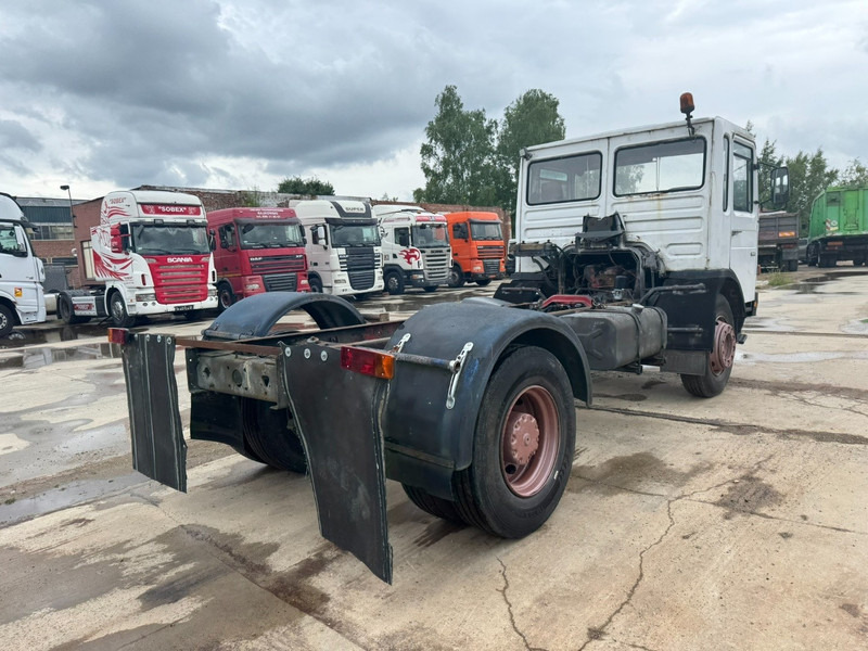 MAN 16.170 (BIG AXLE / STEEL SUSPENSION / 6 CYLINDER WITH MANUAL PUMP) - 트랙터 유닛 : 사진 5 MAN 16.170 (BIG AXLE / STEEL SUSPENSION / 6 CYLINDER WITH MANUAL PUMP) - 트랙터 유닛 : 사진 5