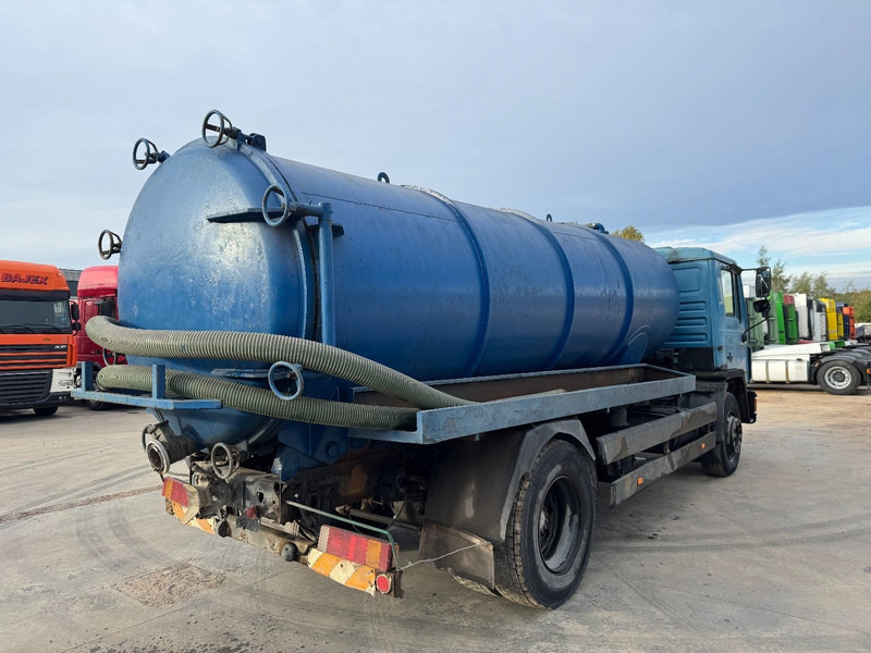 MAN 18.232 (12.000L / STEEL SUSPENSION / 6 CYLINDER WITH MANUAL PUMP) - 진공 흡입 트럭 : 사진 5 MAN 18.232 (12.000L / STEEL SUSPENSION / 6 CYLINDER WITH MANUAL PUMP) - 진공 흡입 트럭 : 사진 5