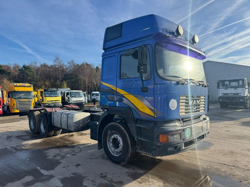 MAN 26.410 (BIG AXLE / 10 TIRES / 6X4 / 6 CYLINDER / MANUAL GEARBOX) - 캡 새시 트럭 : 사진 3 MAN 26.410 (BIG AXLE / 10 TIRES / 6X4 / 6 CYLINDER / MANUAL GEARBOX) - 캡 새시 트럭 : 사진 3