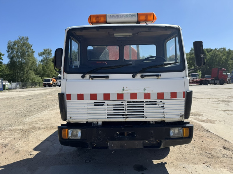 Mercedes-Benz SK 914 (8000 L / STEEL SUSPENSION & MANUAL PUMP / SUSPENSION LAMES & POMPE MANUELLE) - 진공 흡입 트럭 : 사진 2 Mercedes-Benz SK 914 (8000 L / STEEL SUSPENSION & MANUAL PUMP / SUSPENSION LAMES & POMPE MANUELLE) - 진공 흡입 트럭 : 사진 2