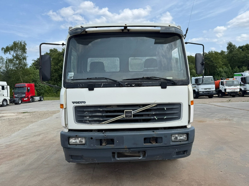 Volvo FL 6 - 220 (FULL STEEL SUSPENSION / MANUAL GEARBOX / PERFECT) - 캡 새시 트럭 : 사진 2 Volvo FL 6 - 220 (FULL STEEL SUSPENSION / MANUAL GEARBOX / PERFECT) - 캡 새시 트럭 : 사진 2