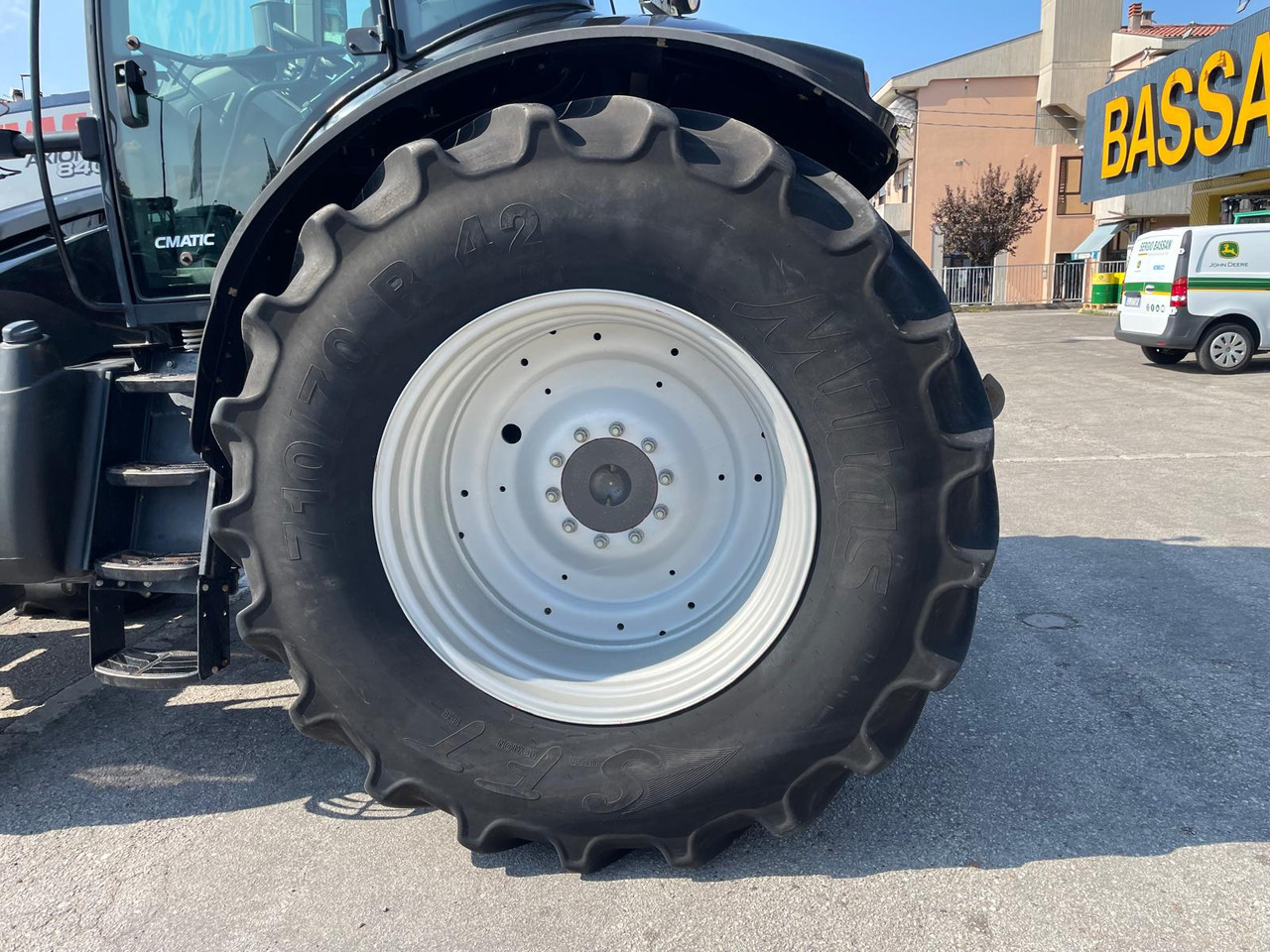 CLAAS AXION 840 C-MATIC - 장궤형 트랙터 : 사진 5 CLAAS AXION 840 C-MATIC - 장궤형 트랙터 : 사진 5